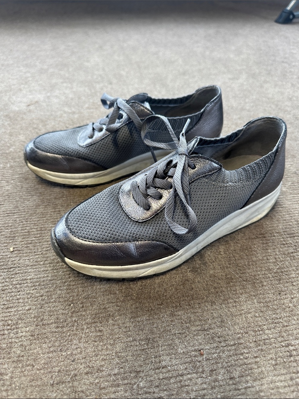 Naturalizer Silver Sneakers size 6 women’s